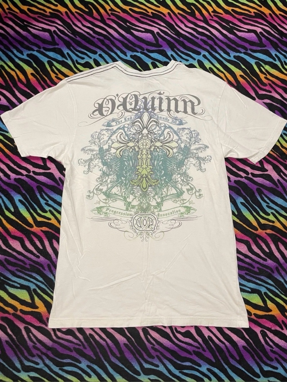 Y2k vintage Quinn White Short-Sleeve Tee with Back Graphic